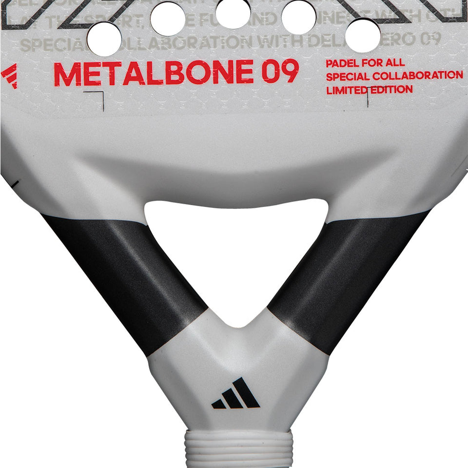 ADIDAS METALBONE 09 2025 (Raquete)