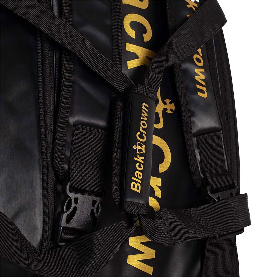 Preta Crown Ultimate Pro 2.0 Preto/dourado 2025 (Saco de Padel)