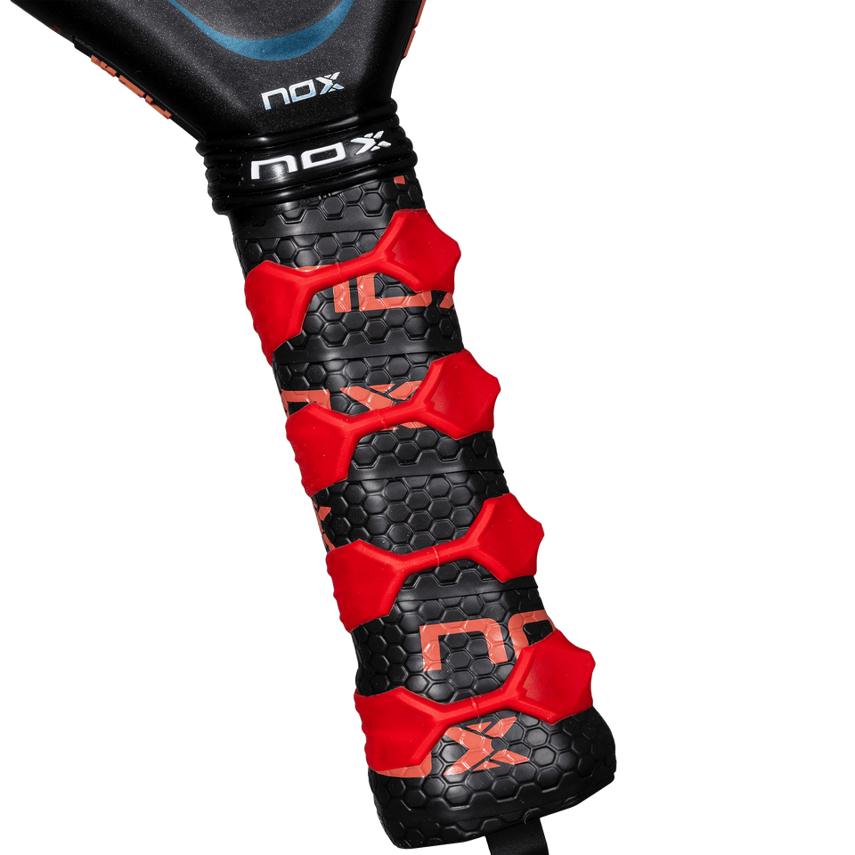 NOX AT10 GENIUS Attack 18K Alum 2025 by AGUSTIN TAPIA (Raquete)